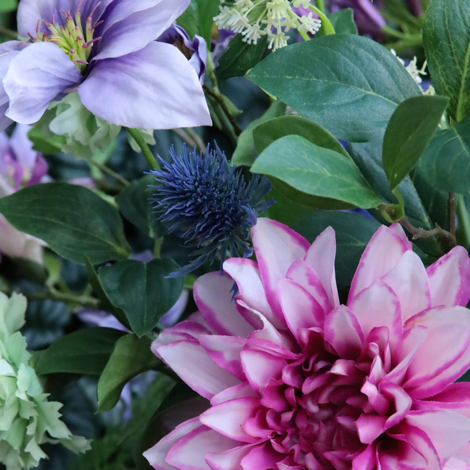 Kunstboeket Violet close-up